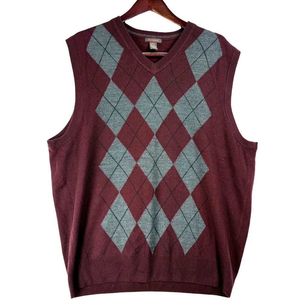 Dockers Mens XXL Argyle Sweater Vest Chianti Burgundy V-Neck Knit Sleeveless